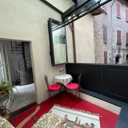 Maddalena'S House Lierna